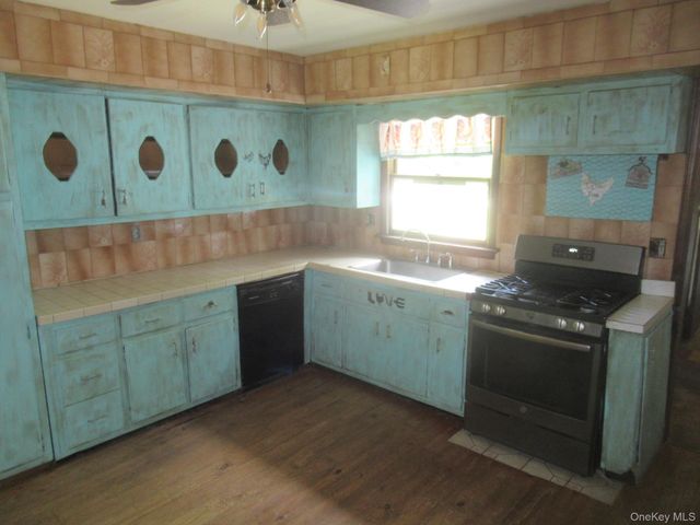11 Myrtle Avenue, Walden, NY 12586