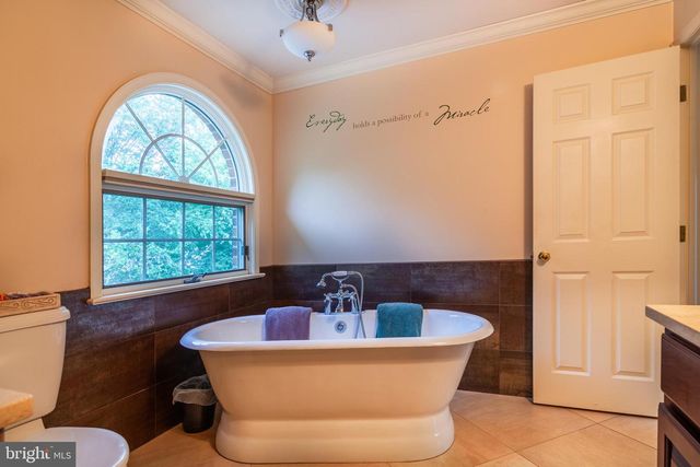 2425 HUNTERS CHASE CT, Frederick, MD 21702