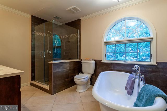 2425 HUNTERS CHASE CT, Frederick, MD 21702