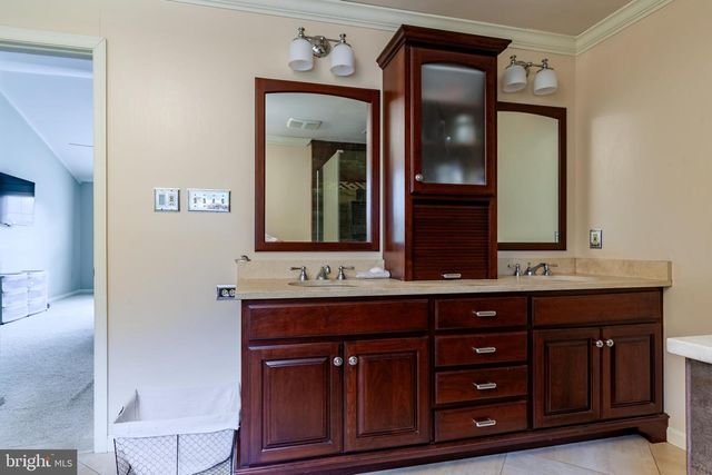 2425 HUNTERS CHASE CT, Frederick, MD 21702