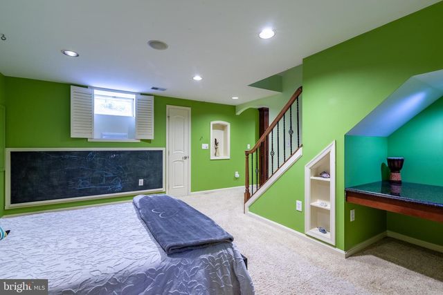 2425 HUNTERS CHASE CT, Frederick, MD 21702