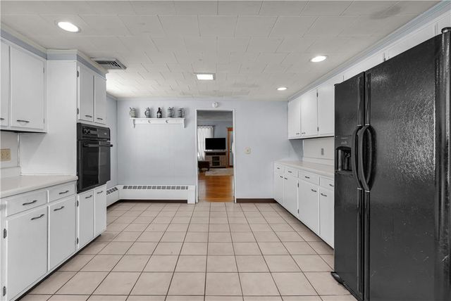 206 Perkiomen Street, Emmaus Boro, PA 18049