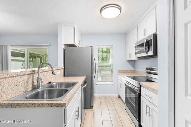 11826 LAKE BEND Circle, Jacksonville, FL 32218