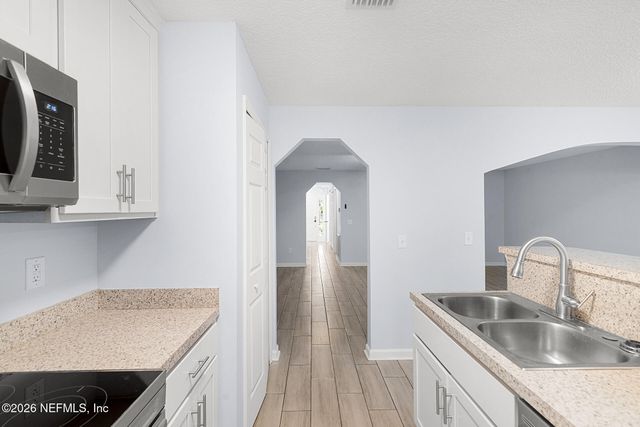 11826 LAKE BEND Circle, Jacksonville, FL 32218