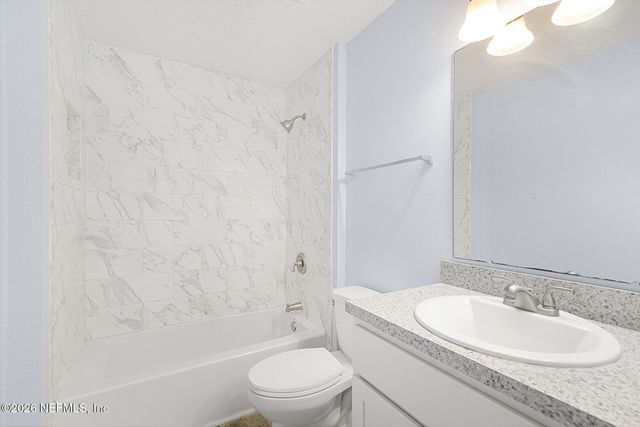 11826 LAKE BEND Circle, Jacksonville, FL 32218