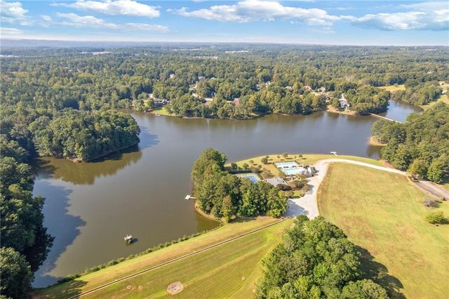 2264 Oak Falls Lane, Buford, GA 30519