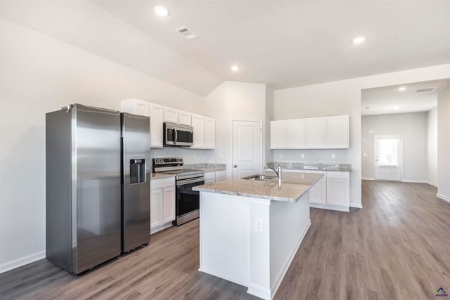 114 Bulloch Court, Byron, GA 31008
