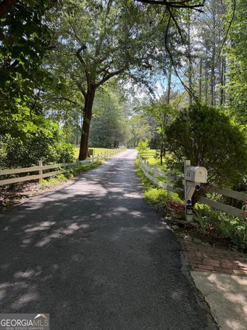135 Windy Hill Road, Fayetteville, GA 30214