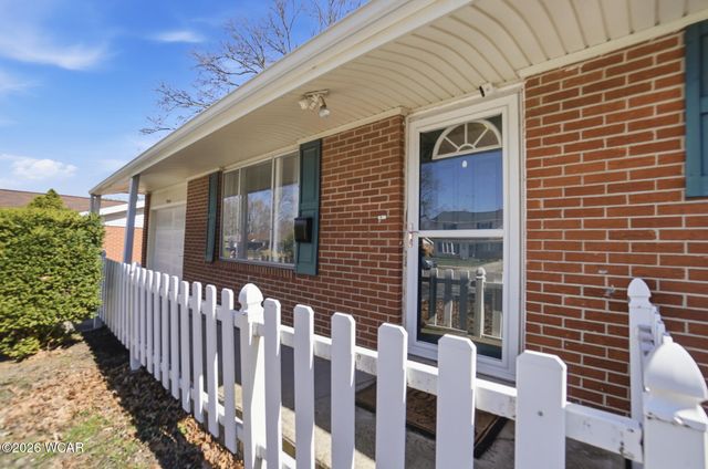 926 Crestwood Drive, Lima, OH 45805