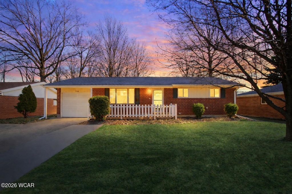 926 Crestwood Drive, Lima, OH 45805