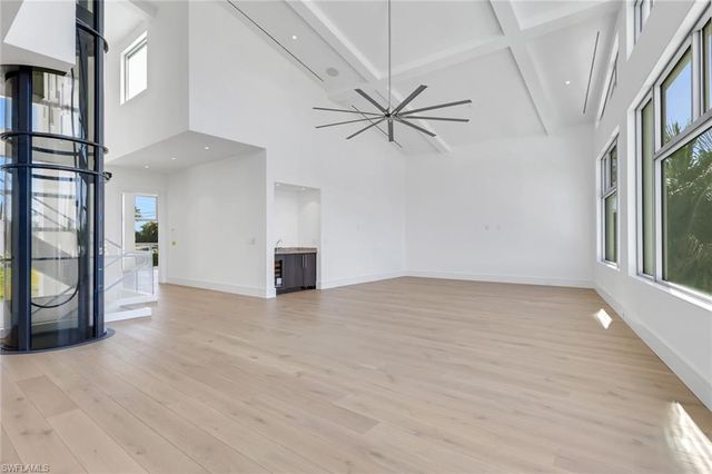 1798 Holiday LN, Naples, FL 34104