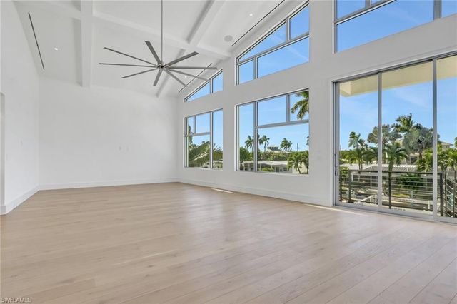 1798 Holiday LN, Naples, FL 34104