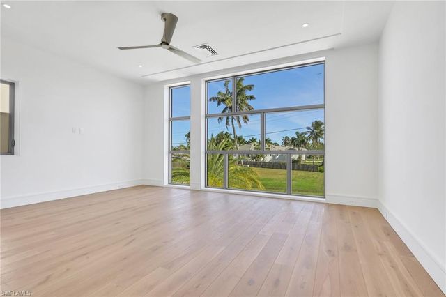 1798 Holiday LN, Naples, FL 34104