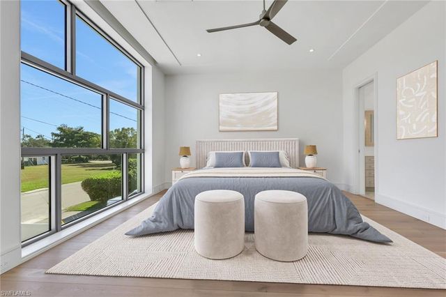 1798 Holiday LN, Naples, FL 34104