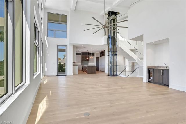 1798 Holiday LN, Naples, FL 34104