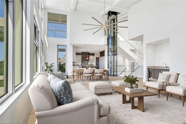 1798 Holiday LN, Naples, FL 34104