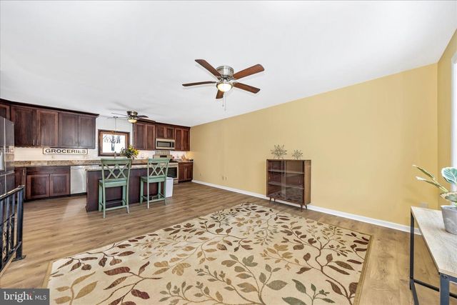 17935 COLLEGE RD, Hagerstown, MD 21740