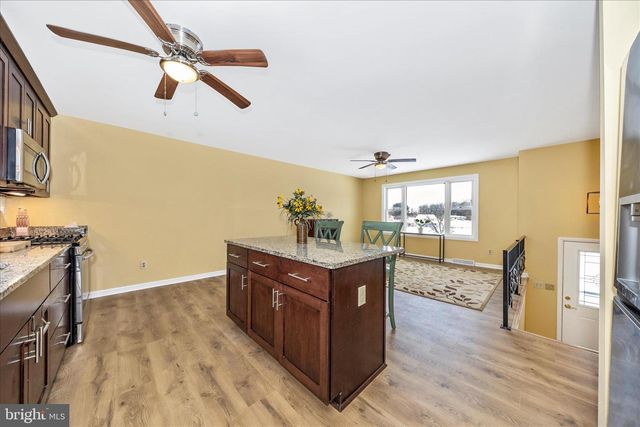 17935 COLLEGE RD, Hagerstown, MD 21740