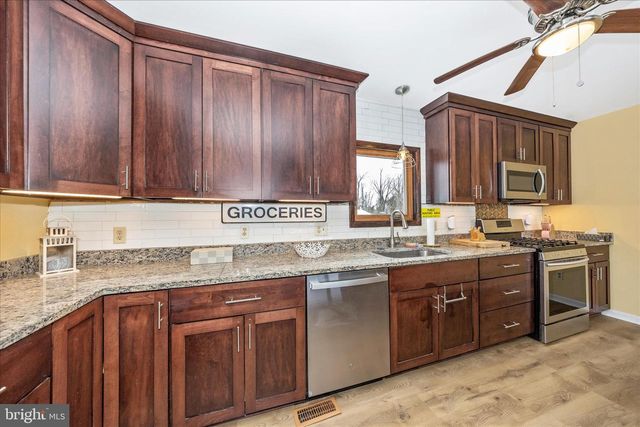 17935 COLLEGE RD, Hagerstown, MD 21740