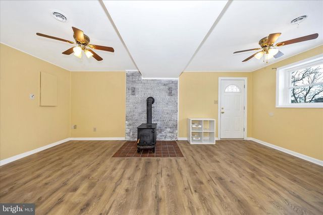 17935 COLLEGE RD, Hagerstown, MD 21740