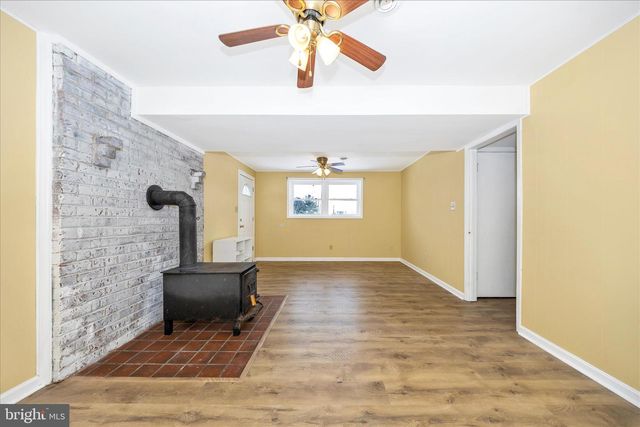 17935 COLLEGE RD, Hagerstown, MD 21740