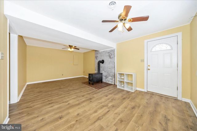 17935 COLLEGE RD, Hagerstown, MD 21740