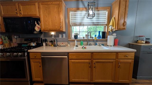 29335 Van Dyke Avenue, Warsaw, MO 65355