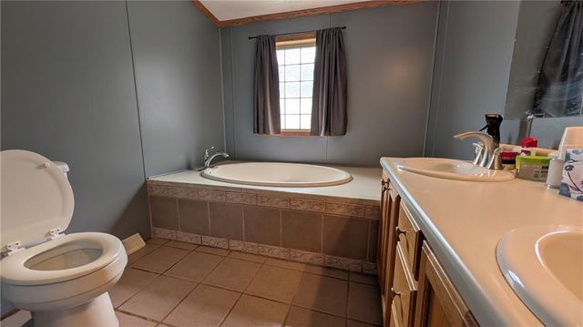29335 Van Dyke Avenue, Warsaw, MO 65355