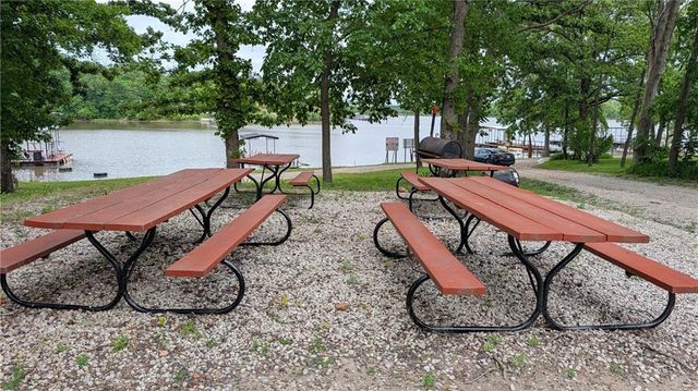 29335 Van Dyke Avenue, Warsaw, MO 65355