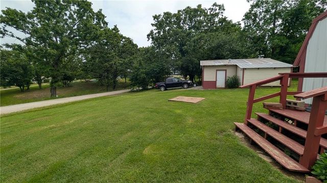 29335 Van Dyke Avenue, Warsaw, MO 65355