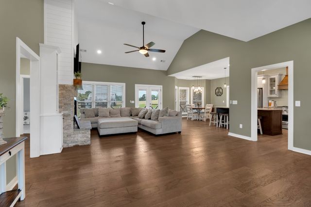 668 Himesville Rd, Shelbyville, TN 37160