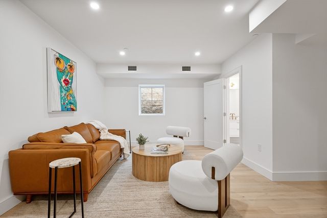 15 Jewett Pl C, Newton, MA 02458