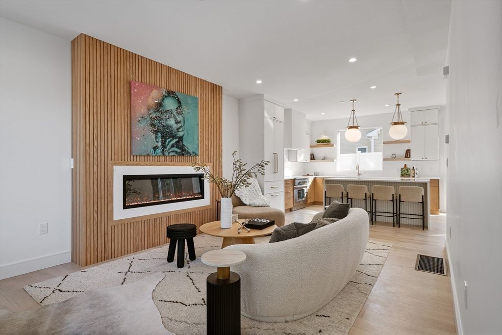 15 Jewett Pl C, Newton, MA 02458