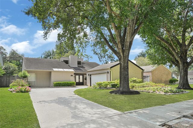 12219 Briar Forest Drive, Houston, TX 77077
