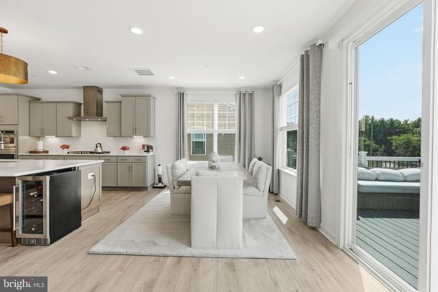7104 CORNER CREEK WAY, Glenn Dale, MD 20769