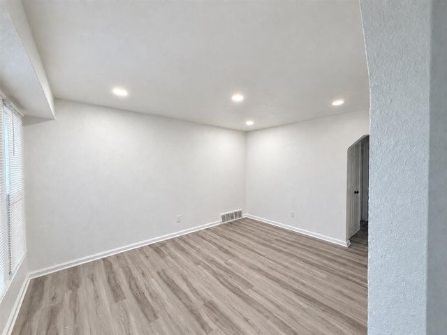 9079 Westwood Street, Detroit, MI 48228