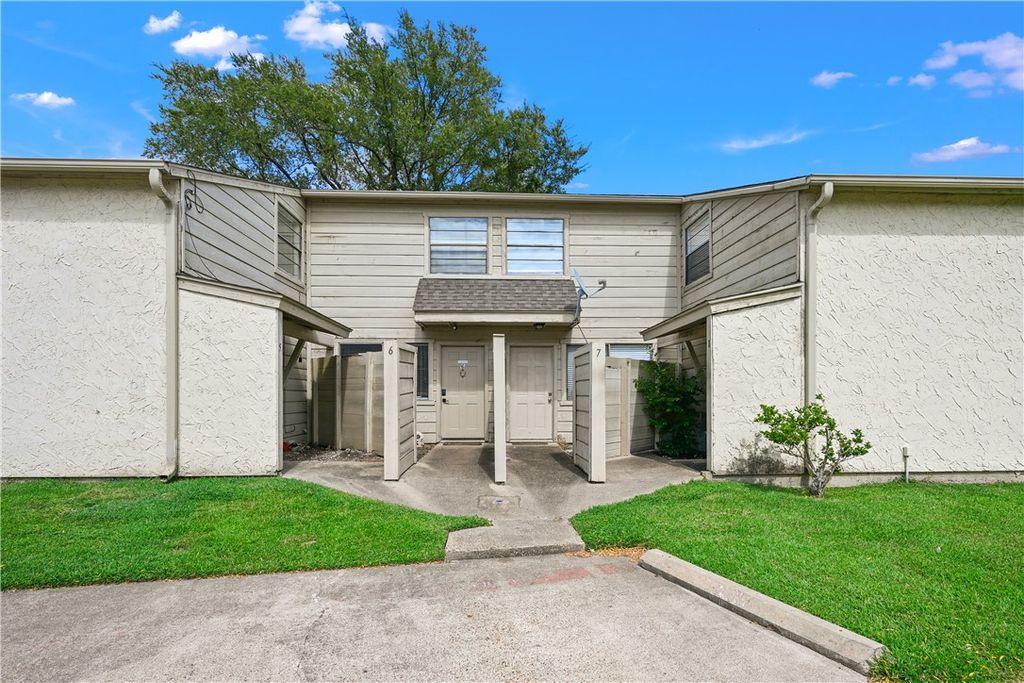 4405 Carter Creek Parkway 5, Bryan, TX 77802 — exterior