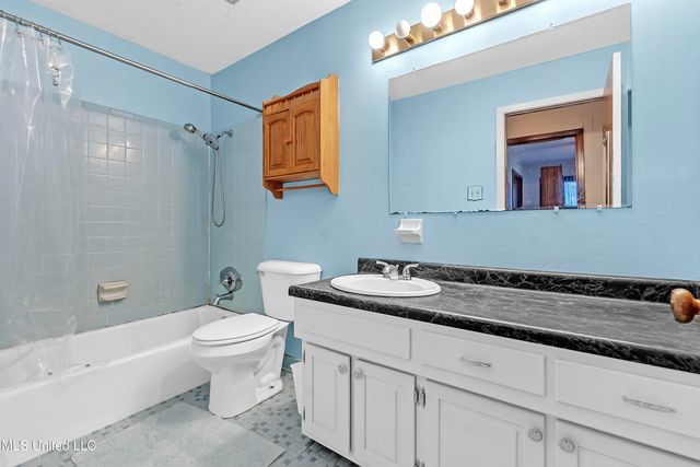 8500 Lakeshore Drive, Walls, MS 38680