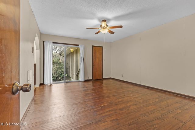 8500 Lakeshore Drive, Walls, MS 38680