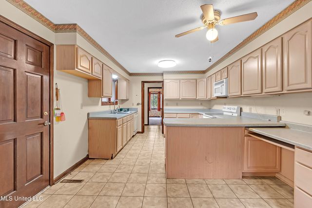 8500 Lakeshore Drive, Walls, MS 38680