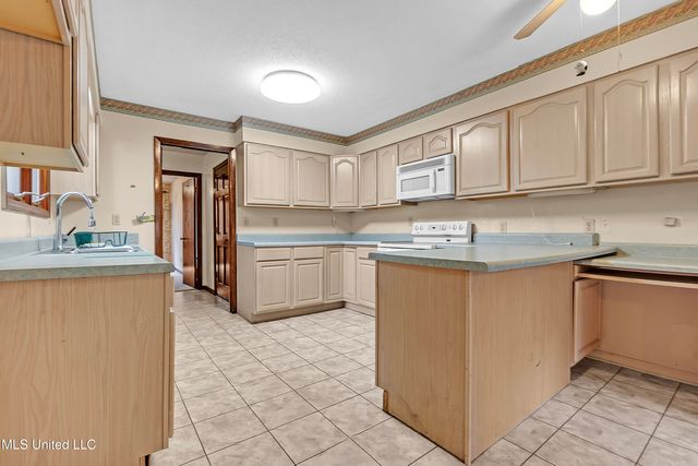 8500 Lakeshore Drive, Walls, MS 38680