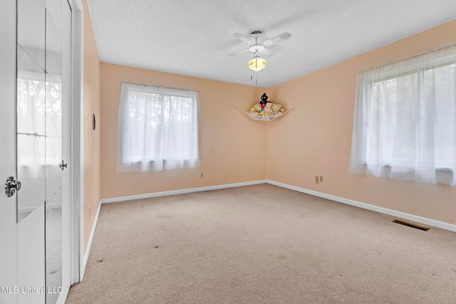 8500 Lakeshore Drive, Walls, MS 38680