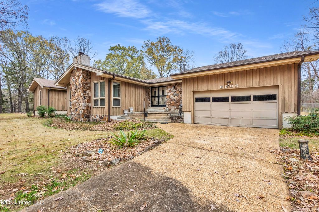 8500 Lakeshore Drive, Walls, MS 38680