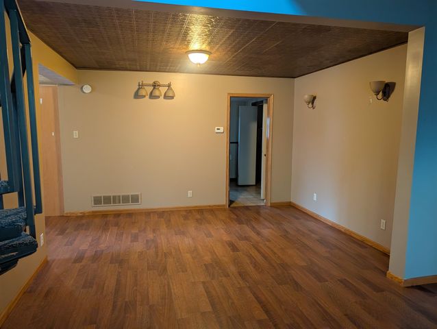 413 1400 County Road, Dorchester, NE 68343