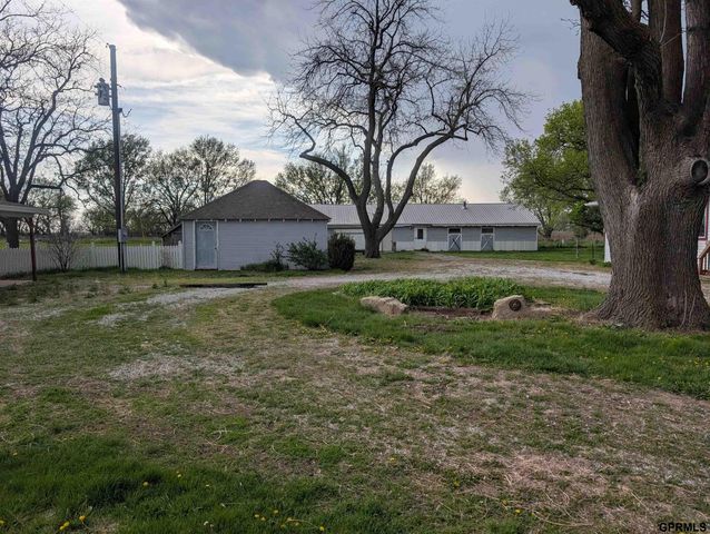 413 1400 County Road, Dorchester, NE 68343
