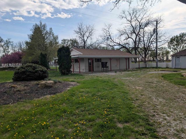 413 1400 County Road, Dorchester, NE 68343