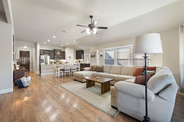 119 Gateway Drive, Alvarado, TX 76009
