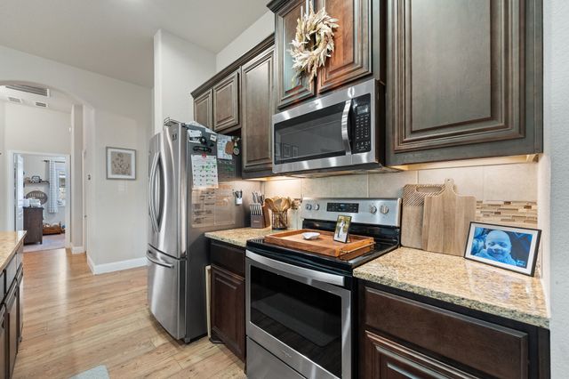 119 Gateway Drive, Alvarado, TX 76009