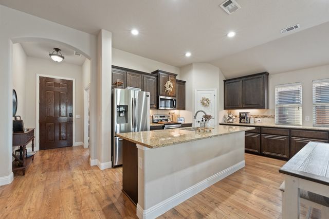 119 Gateway Drive, Alvarado, TX 76009