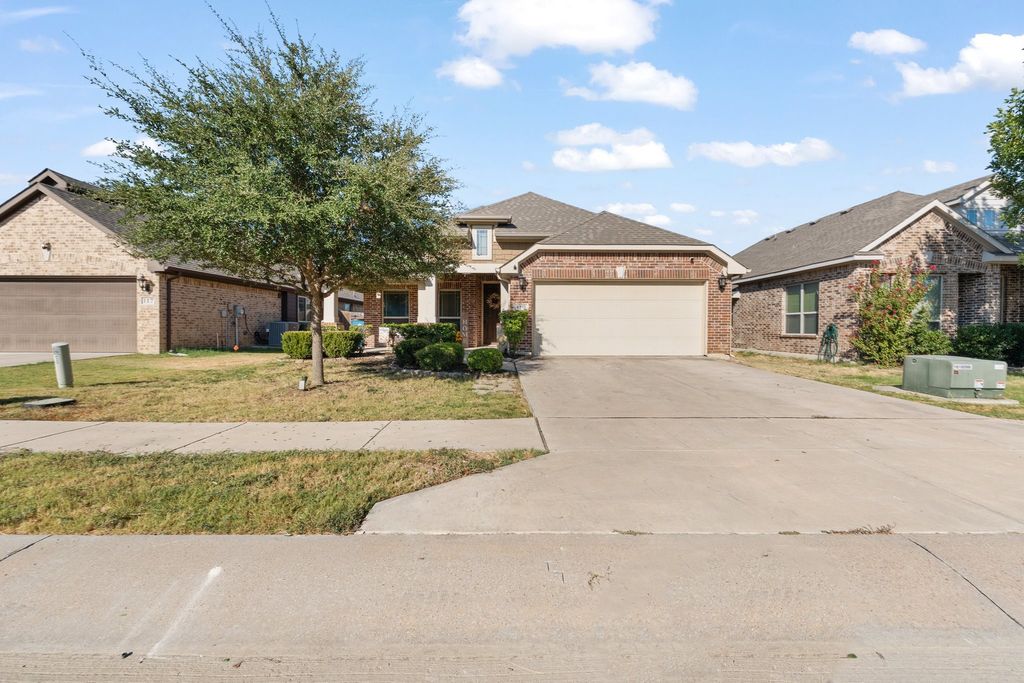 119 Gateway Drive, Alvarado, TX 76009